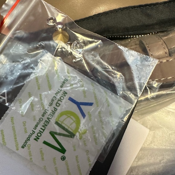 New leather satchel bag from La Carrie - Picture 6 of 9